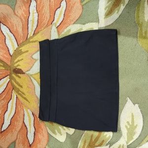 Stretchy black short skirt